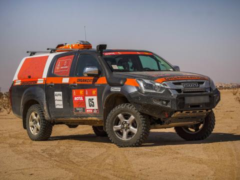 004Isuzu Dakar 2022.jpg